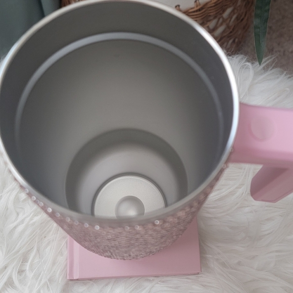 Hydrapeak Pink and Silver Rhinestone 40 OZ Tumbler - Picture 6 of 7